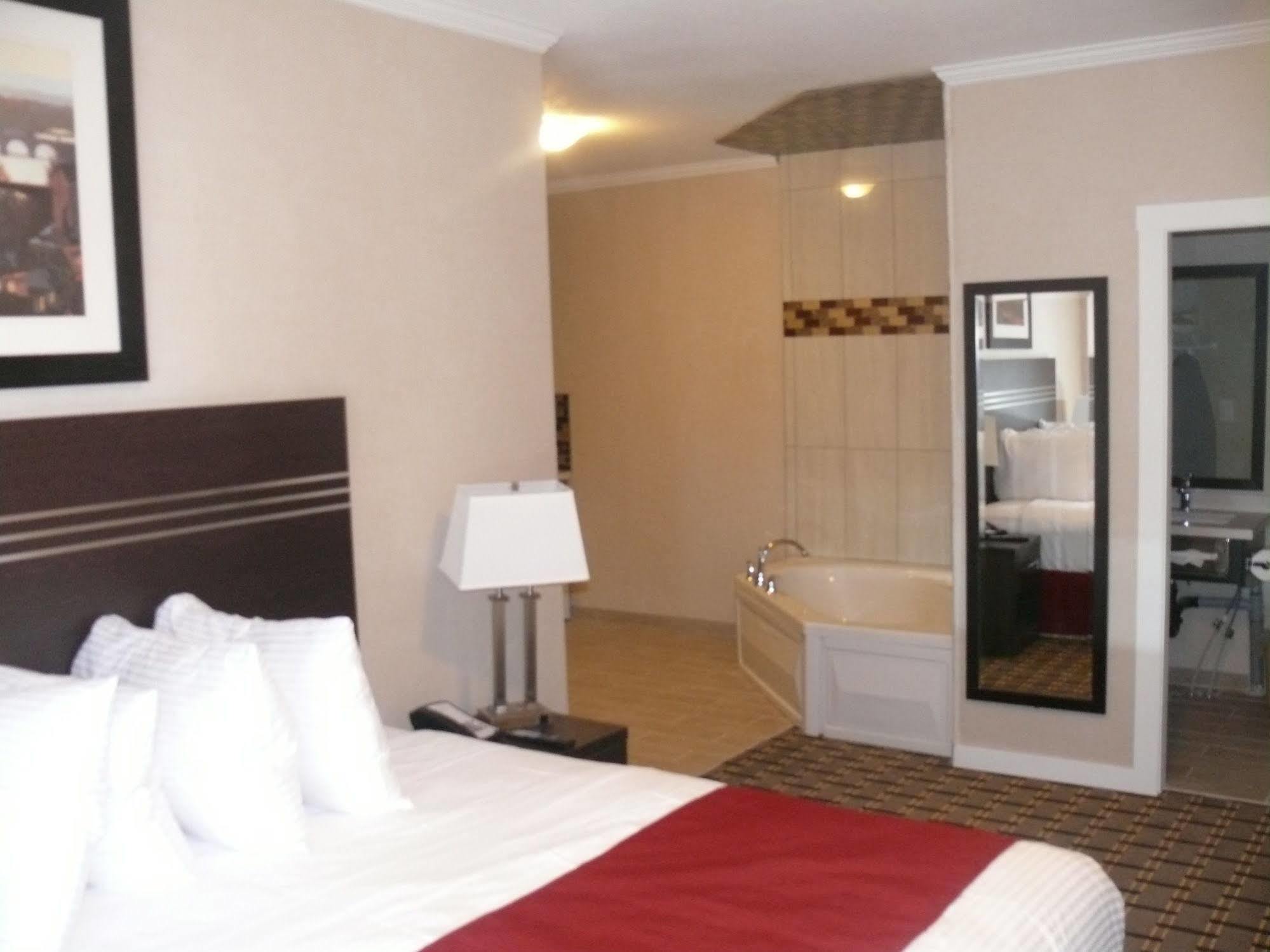 Super 8 By Wyndham Watrous Μοτέλ Εξωτερικό φωτογραφία